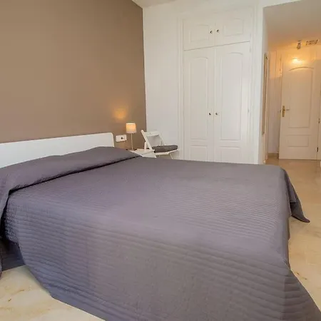 Apartmán Marina De La Duquesa 819 *
